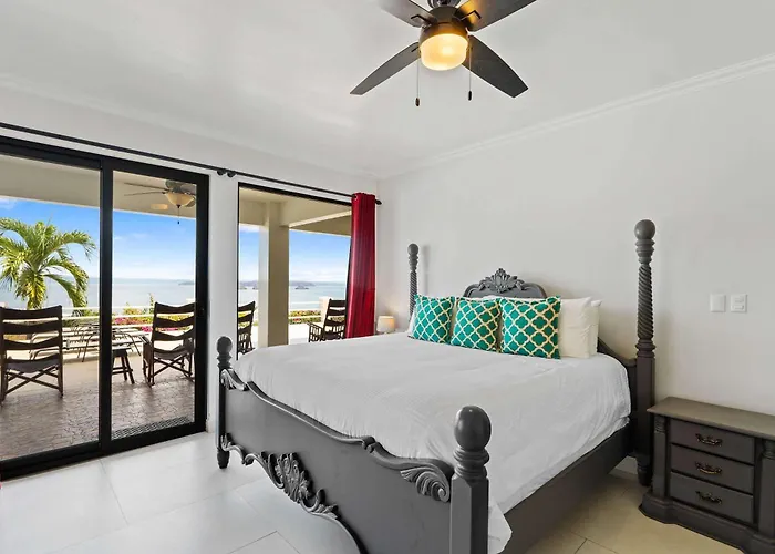 Luxury Villa, Infinity Pool & Ocean Views *